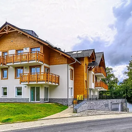 Wsrod Wodospadow By Royal Aparts * شكلارسكا بوريبا